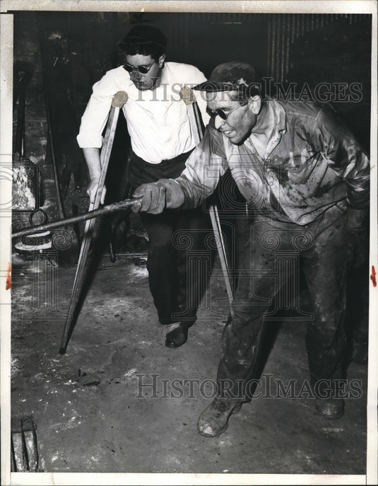 1942 Press Photo Los Angeles, Warren Williams, Welder Steel Foundry
