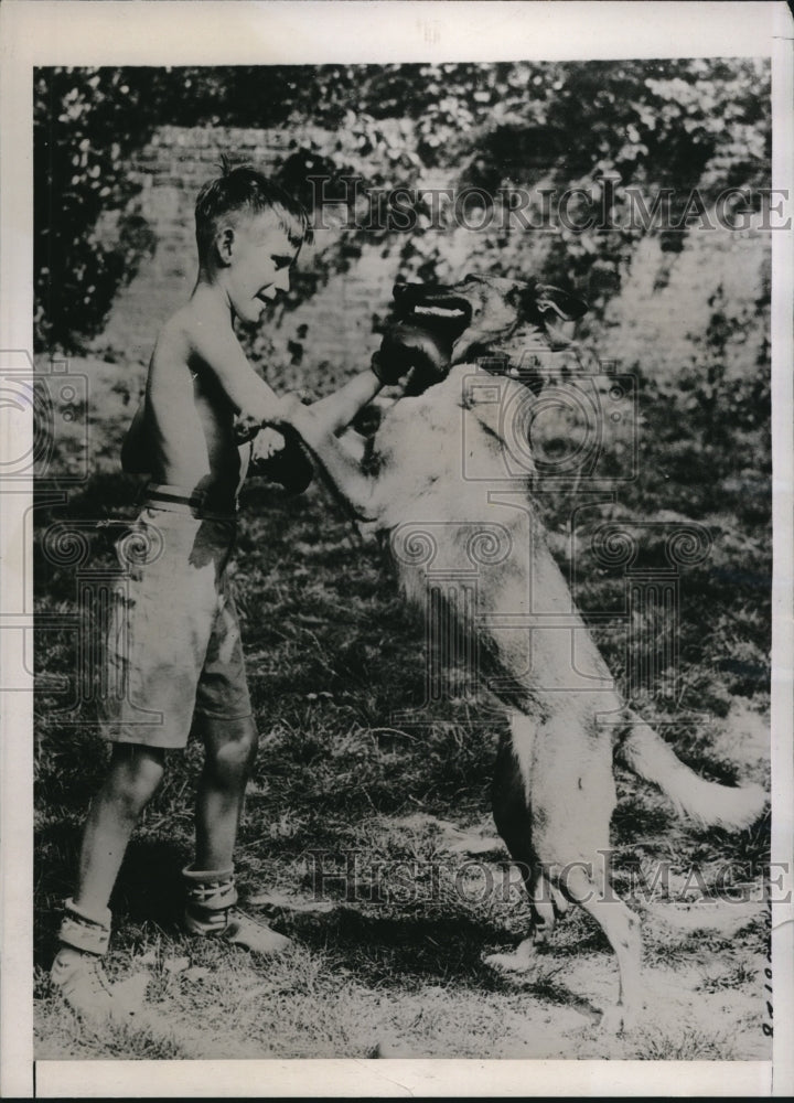 1937 Press Photo Aneurin Evans, Tom Farr's nephew at Slough Buckinghamshire