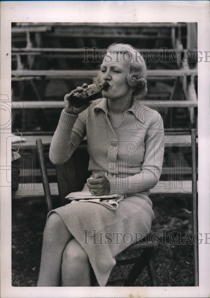 1937 Press Photo ThelmaGriffith daughter of owner of Wash Senators at a game- Historic Images