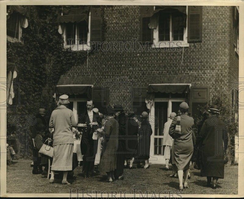Load image into Gallery viewer, 1926 Press Photo Garden party held for the benefit of wayside home
