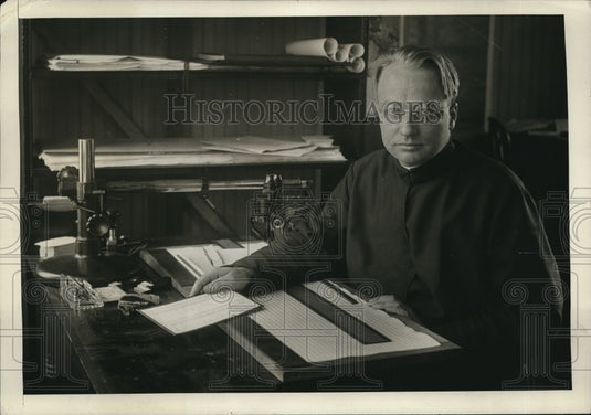 1930 Press Photo The Rev Father FW Schon at George Wash University