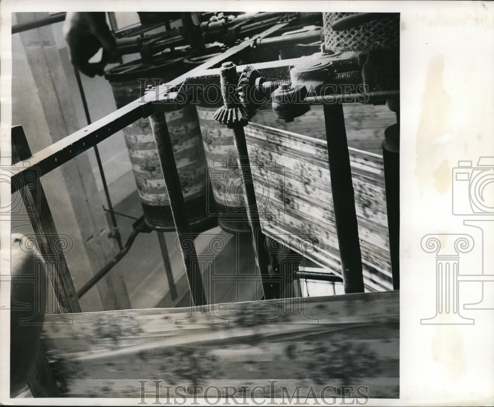 1949 Press Photo Printed Cotton Cloth onRollers inMisr Spinning and Weaving Wrks