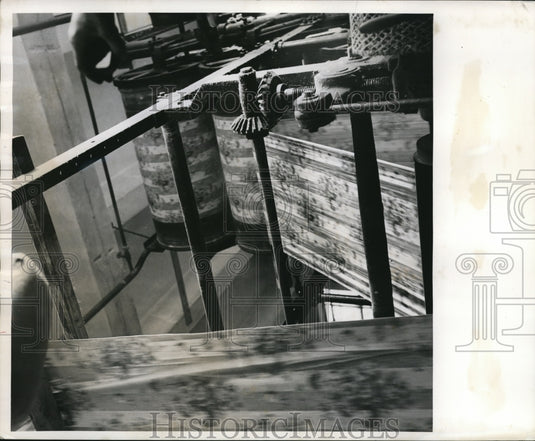 1949 Press Photo Printed Cotton Cloth onRollers inMisr Spinning and Weaving Wrks