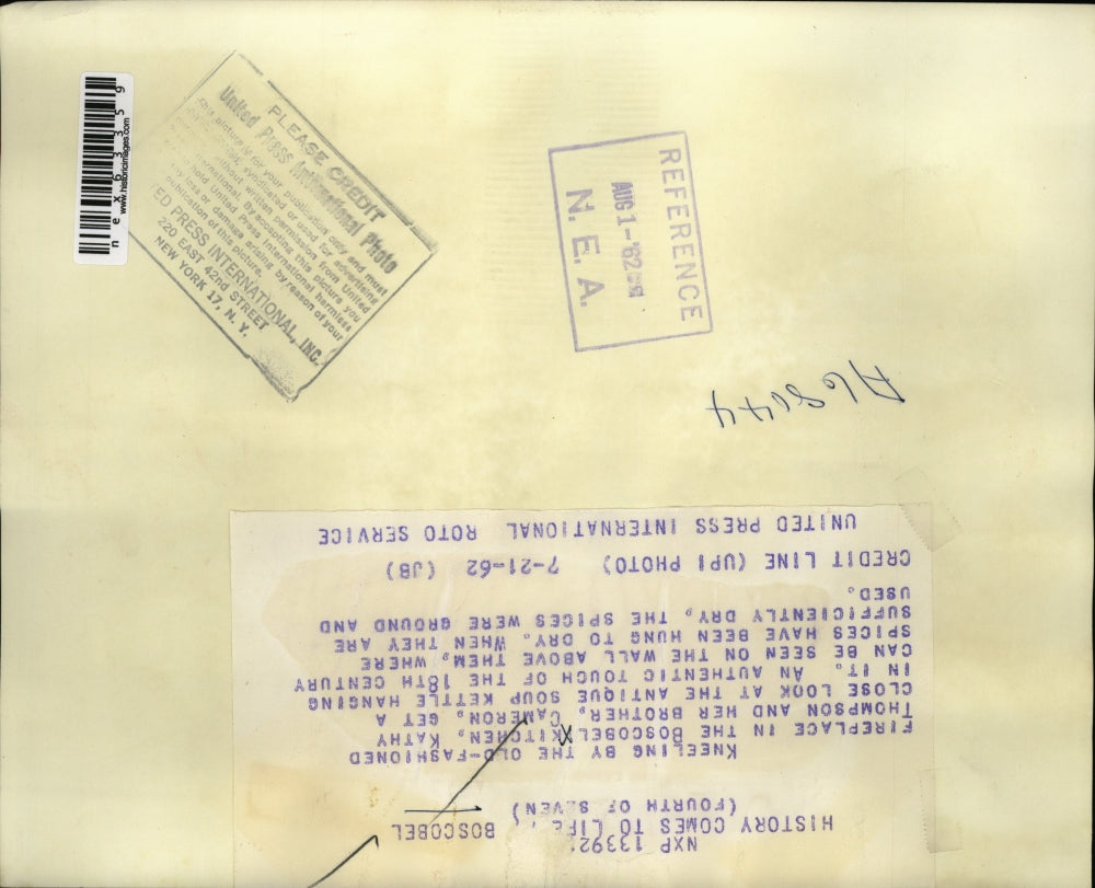 1962 Press Photo Kathy & Cameron Thompson See Old-Fashioned Boscobel Kitchen