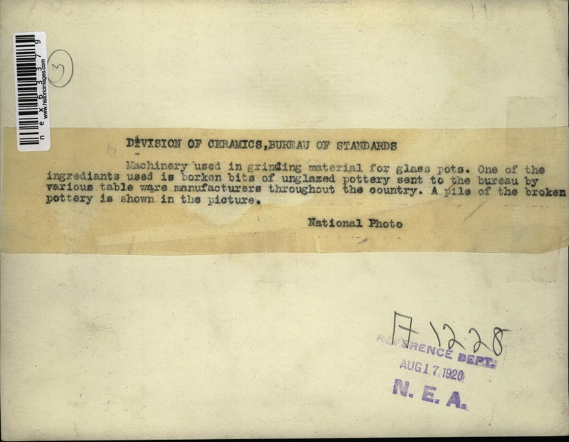 Load image into Gallery viewer, 1920 Press Photo Bureau of Standards, Ceramics Division - nex63379
