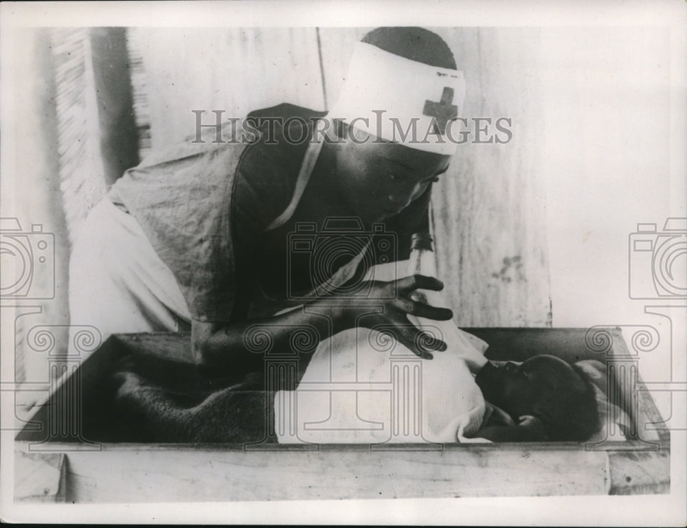 1937 Press Photo A Baby of Belgian Congo in its crate-like cradle