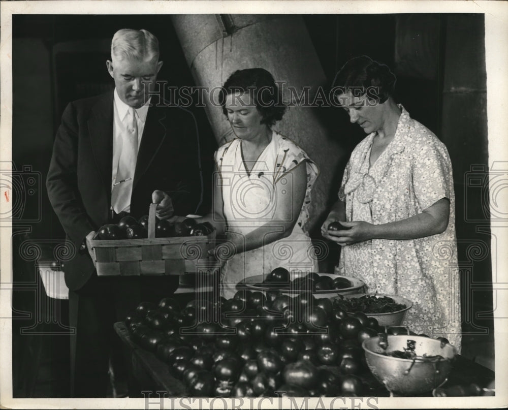 1932 Press Photo Garfield Heights mayo ML O'Donnell, Mrs Harris,Mrs Moore