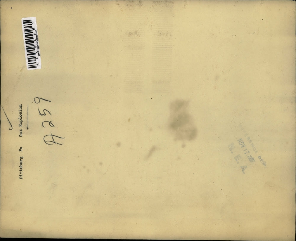 1927 Press Photo Pittsburgh Pa explosion & firemen at rescue work