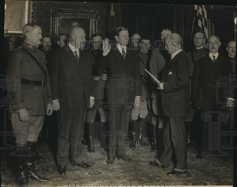 Load image into Gallery viewer, 1923 Press Photo Chief Clark War Dept JD Randolph swears in D Davis Sec of War
