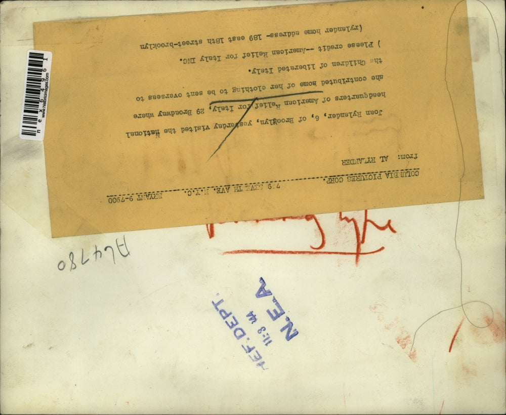 1944 Press Photo Joan Rylander age 6 at Natl HQ of American Relief for Italy