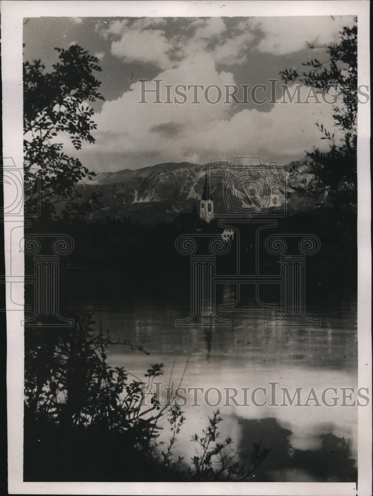 1939 Press Photo The town of Bled, Jugoslavia, posible prey for Adolf Hitler