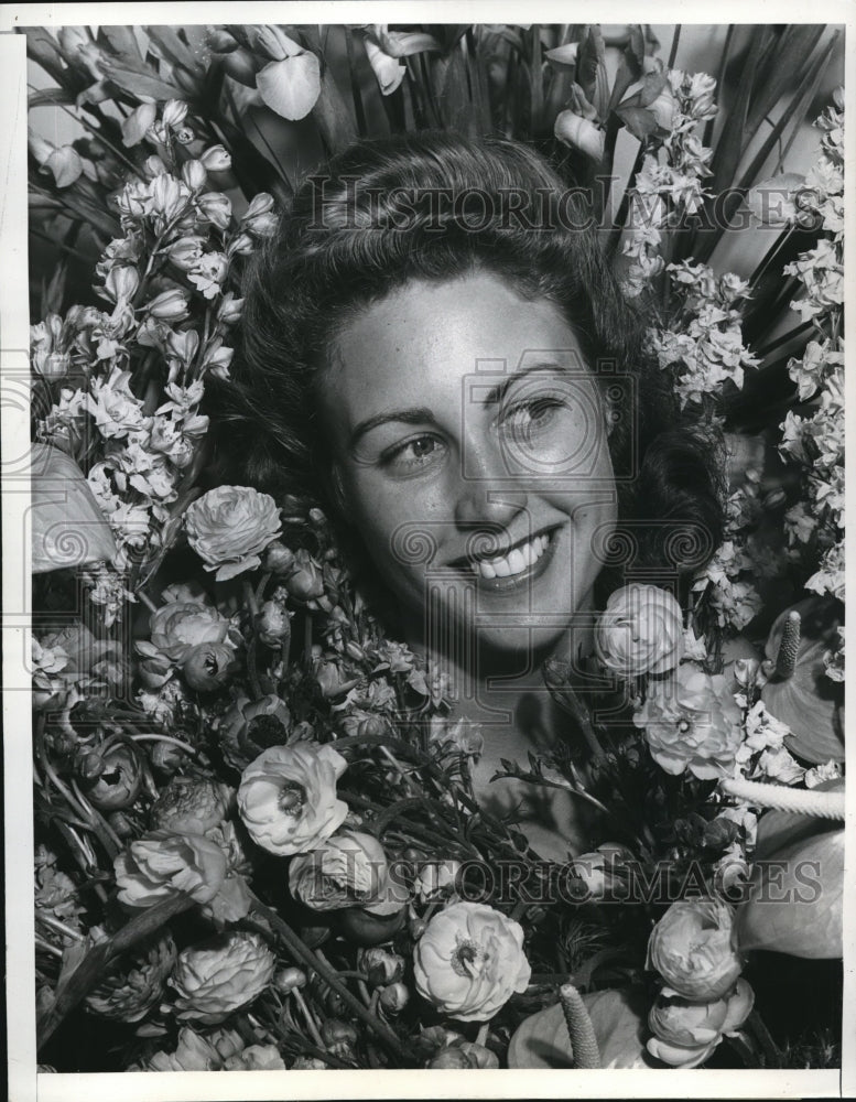 1942 Press Photo LA Calif Betty Crable Flower Show Queen