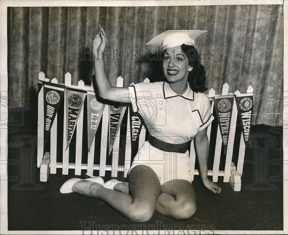 1956 Press Photo Jane Wolberg at NYU, competes in College Queen finals