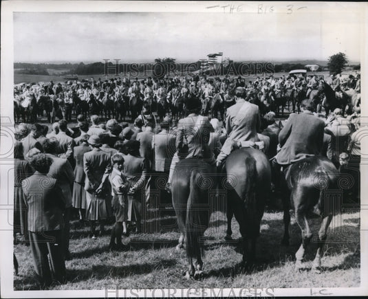 1950 Press Photo Horseman's Sunday Service Spectators on Horseback, England