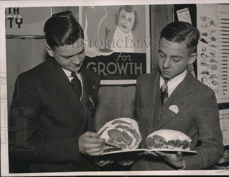 Load image into Gallery viewer, 1938 Press Photo Homeless Boys Win 4-H Meat Identification Contest, Chicago
