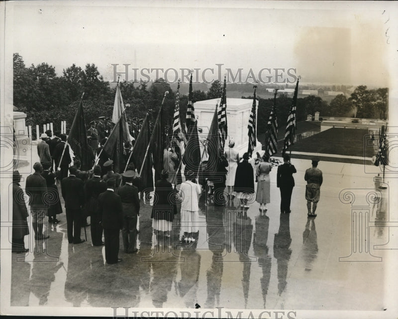Load image into Gallery viewer, 1933 Press Photo Memorial Day Services,Arlington National Cemetery, Virginia
