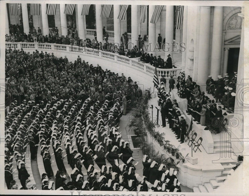 Load image into Gallery viewer, 1938 Press Photo Large Crowd at the Ampitheatre at Arlington Cemetery,Virginia
