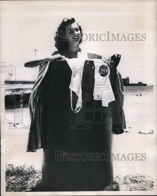 1948 Press Photo Venesse Berthelot St Petersburg Charm School Model