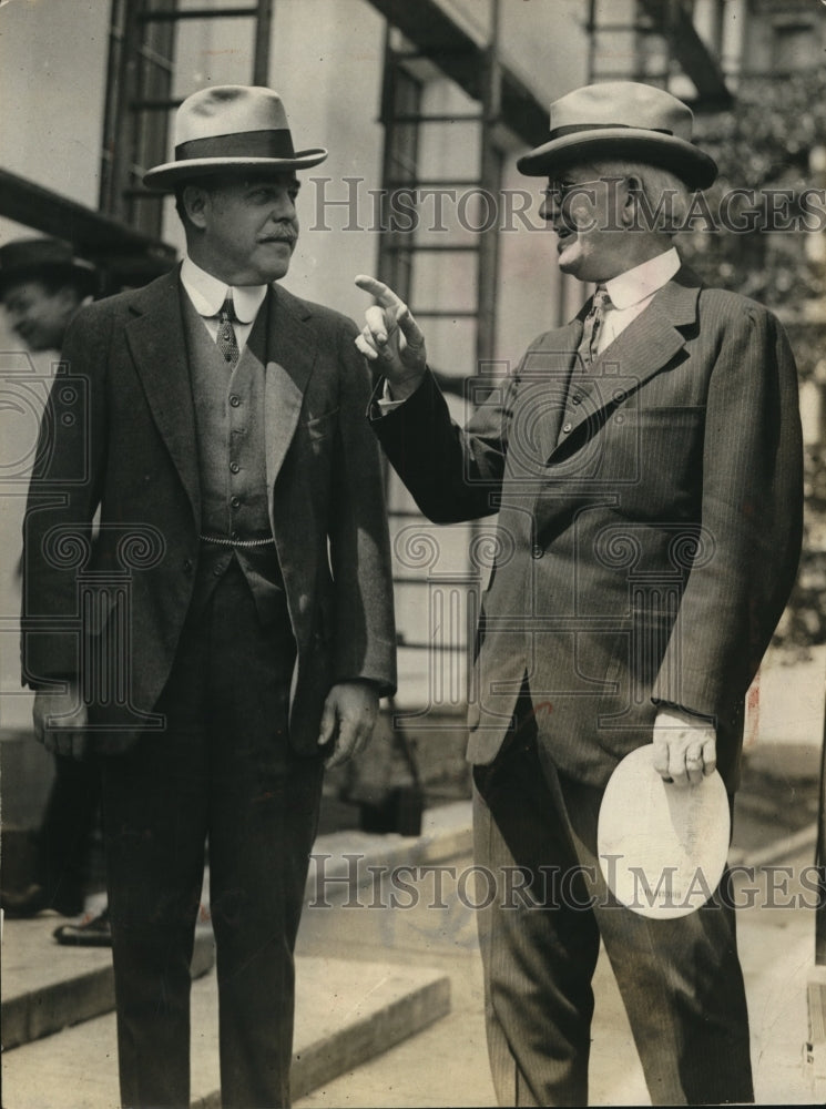 1924 Press Photo Congressmen Martin B. Madden, Nicholas Longworth
