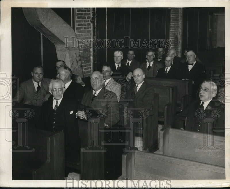 Load image into Gallery viewer, 1931 Press Photo Mayors Meeting County Jail With George Goette, James Colonel
