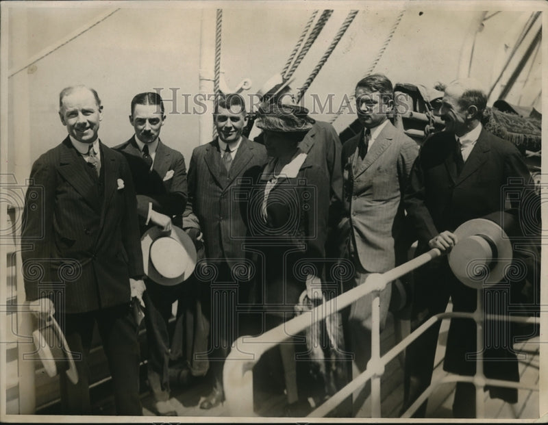 Load image into Gallery viewer, 1920 Press Photo Thomas Lamont party US Banker
