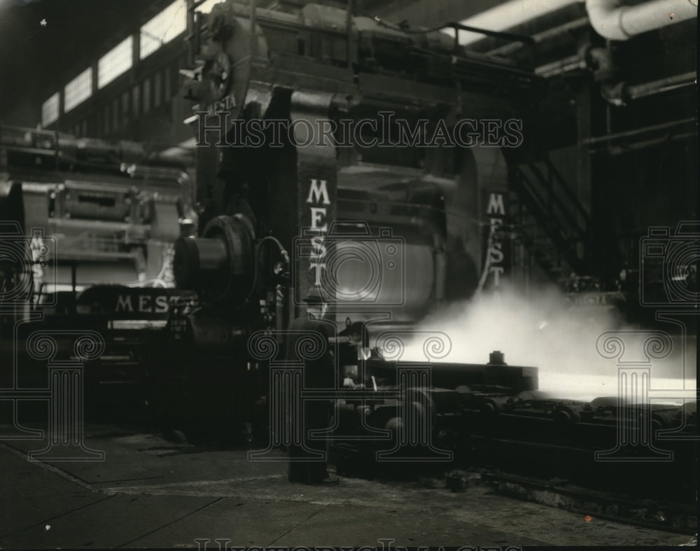 1936 Press Photo Mest Machine in operation
