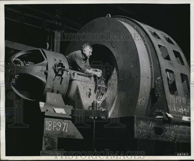 Load image into Gallery viewer, 1943 Press Photo Westinghouse Electric Co waterwheel generator power Army camps
