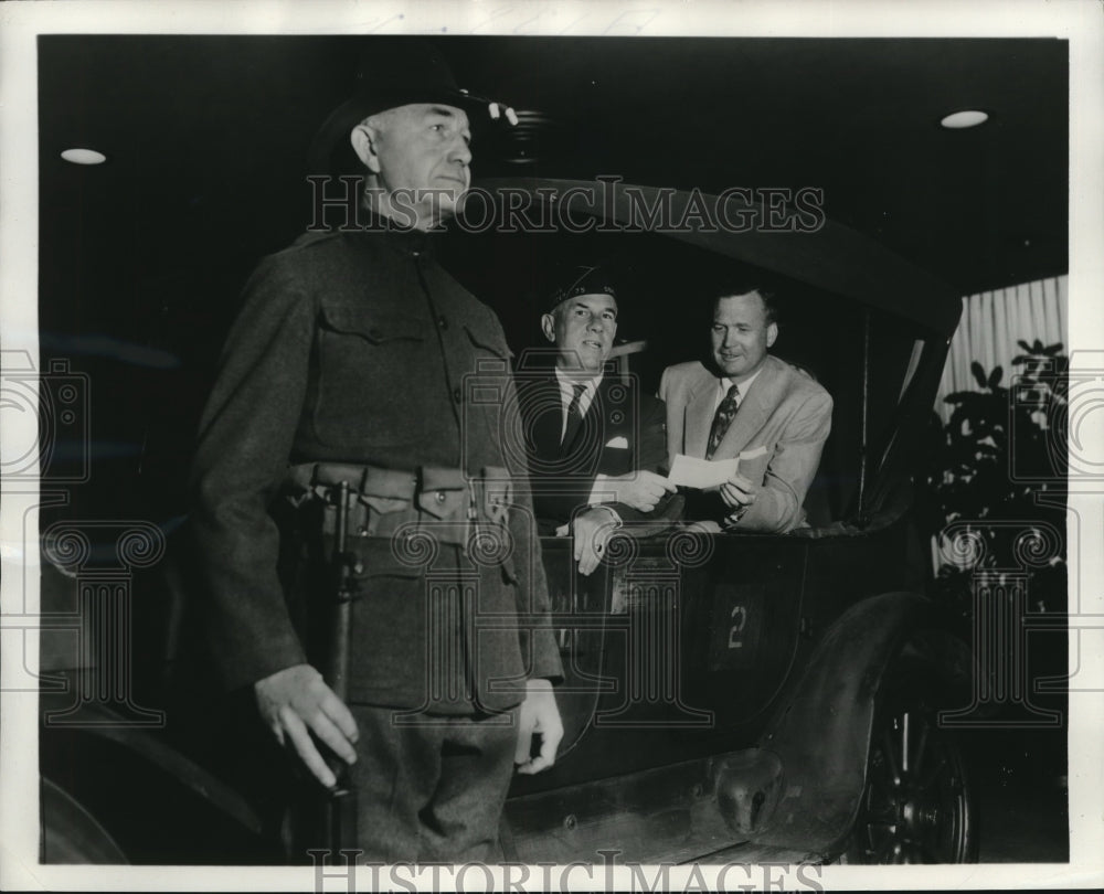 1954 Press Photo William C. Newberg, Dodge President, Arthur J Connell, Detroit