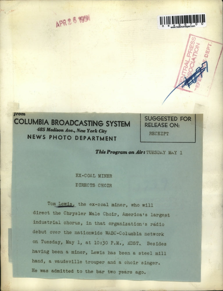 1934 Press Photo Tom Lewis, ex coal miner, directs Chrysler Male Choir on WABC