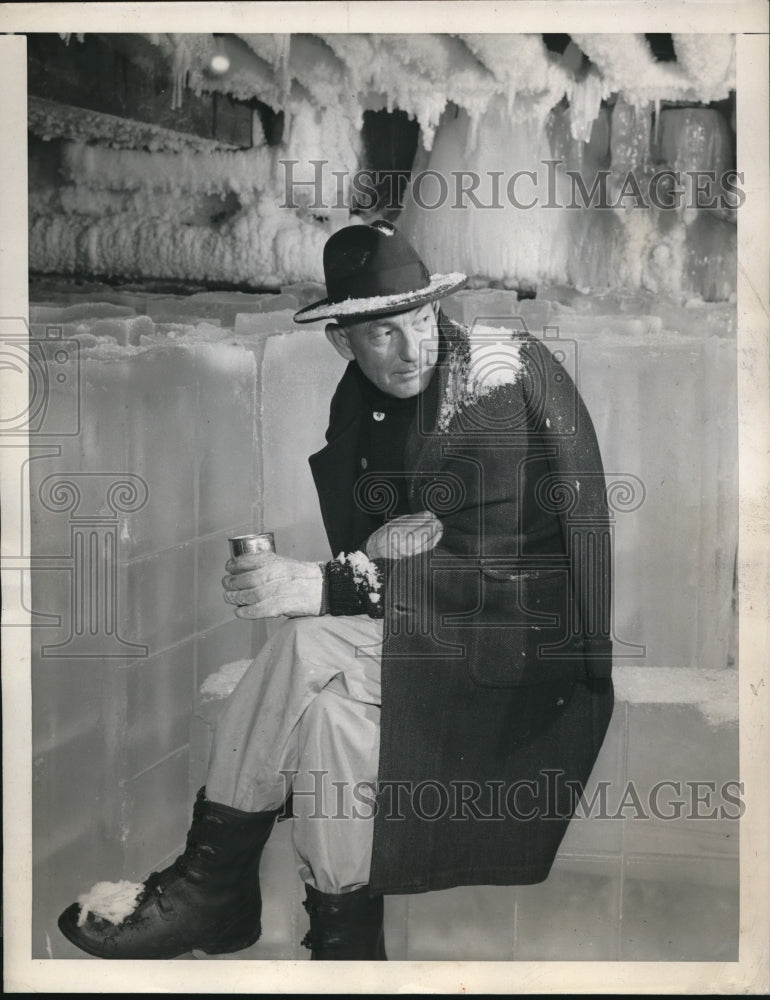 1946 Press Photo Charlie, An Ice House Worker In The Summertime