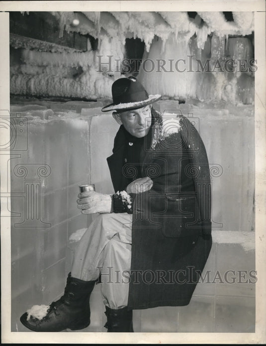 1946 Press Photo Charlie, An Ice House Worker In The Summertime