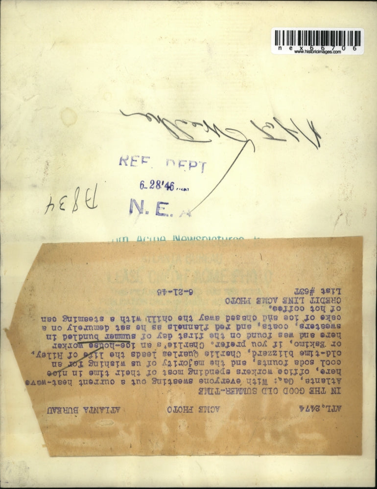 1946 Press Photo Charlie, An Ice House Worker In The Summertime