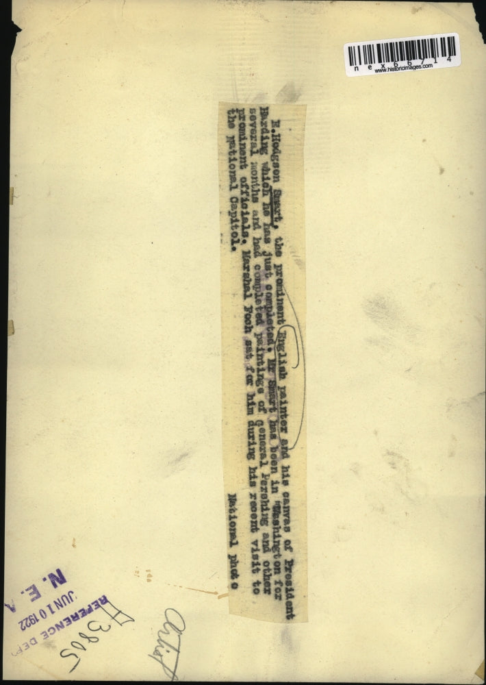 Load image into Gallery viewer, 1922 Press Photo E.Hodgson Smart And A Painting He Has Just Completed
