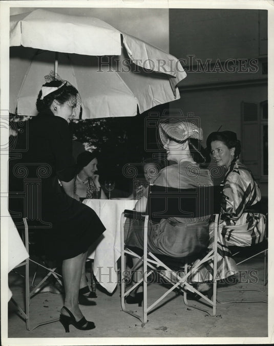 1952 Press Photo Party at the Country Club de la Nourree
