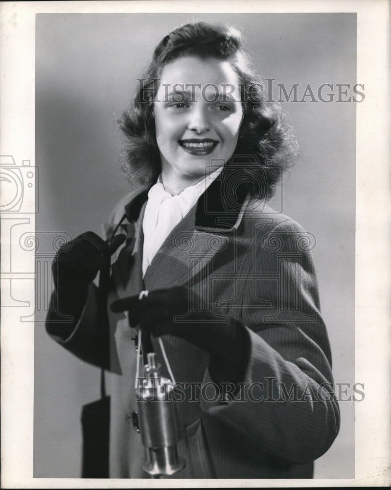 1948 Press Photo Alice Moyer 1 hp motor by Penn State College, compressed air