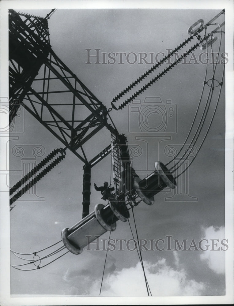 1962 Press Photo coal into electricity power at Apple Grove