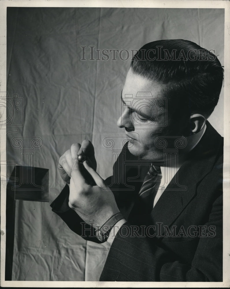 1948 Press Photo Westinghouse lab, radar waves blocked by rain/weather tested