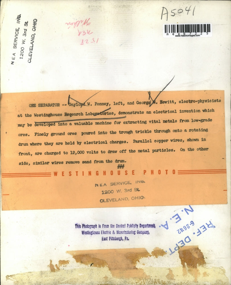 1942 Press Photo Westinghouse lab, extract vitals meta;s from ores