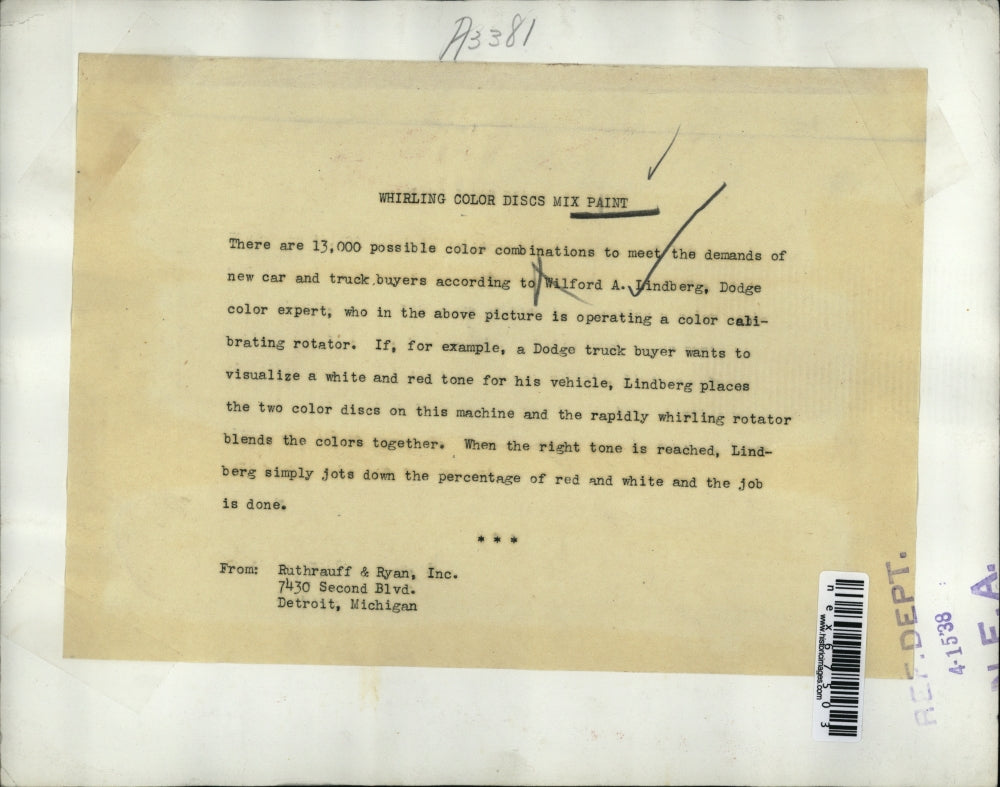 1938 Press Photo Wilford Lindberg Operating A Color Calibrating Rotator