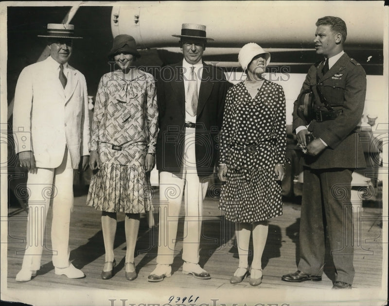 Load image into Gallery viewer, 1928 Press Photo Sec. of War Dwight F. Davis &amp; his daughter arrive in Honolulu
