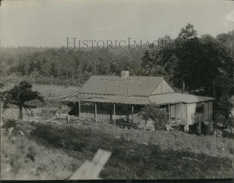 Load image into Gallery viewer, 1925 Press Photo Geo Morgans Mountain Home on the high point of Cumberland
