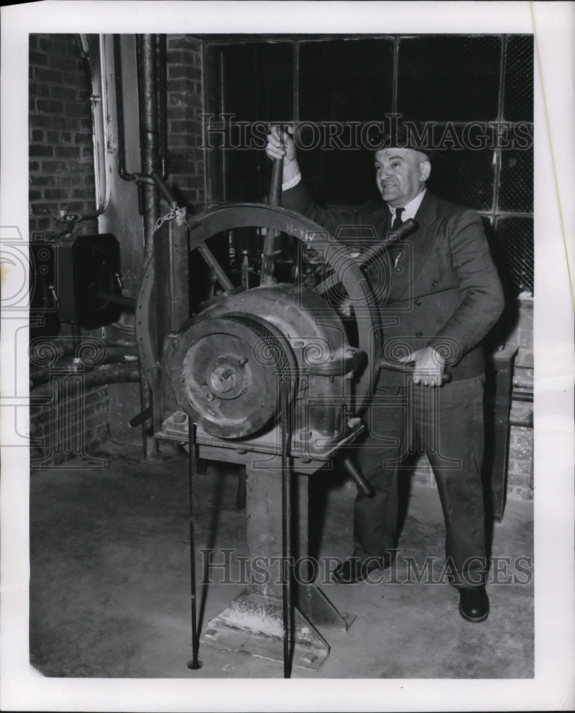 1954 Press Photo Bronislaw Klimczyk at a blast furnace at American Steel