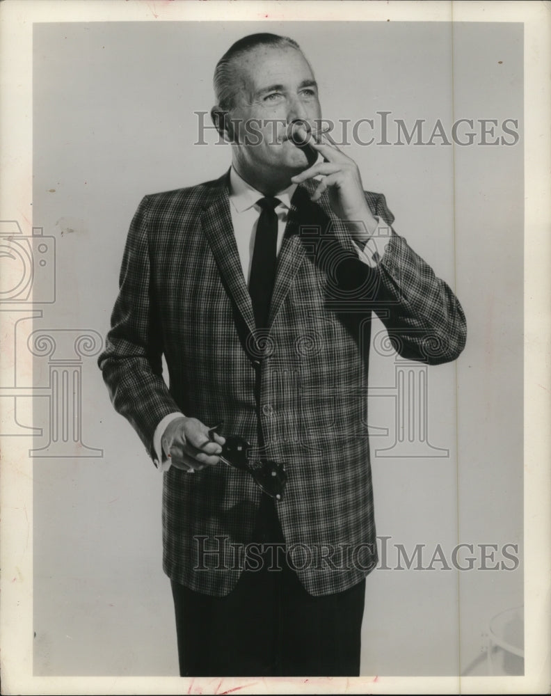 1960 Press Photo A Geln check sports coat on Lonnie Roth