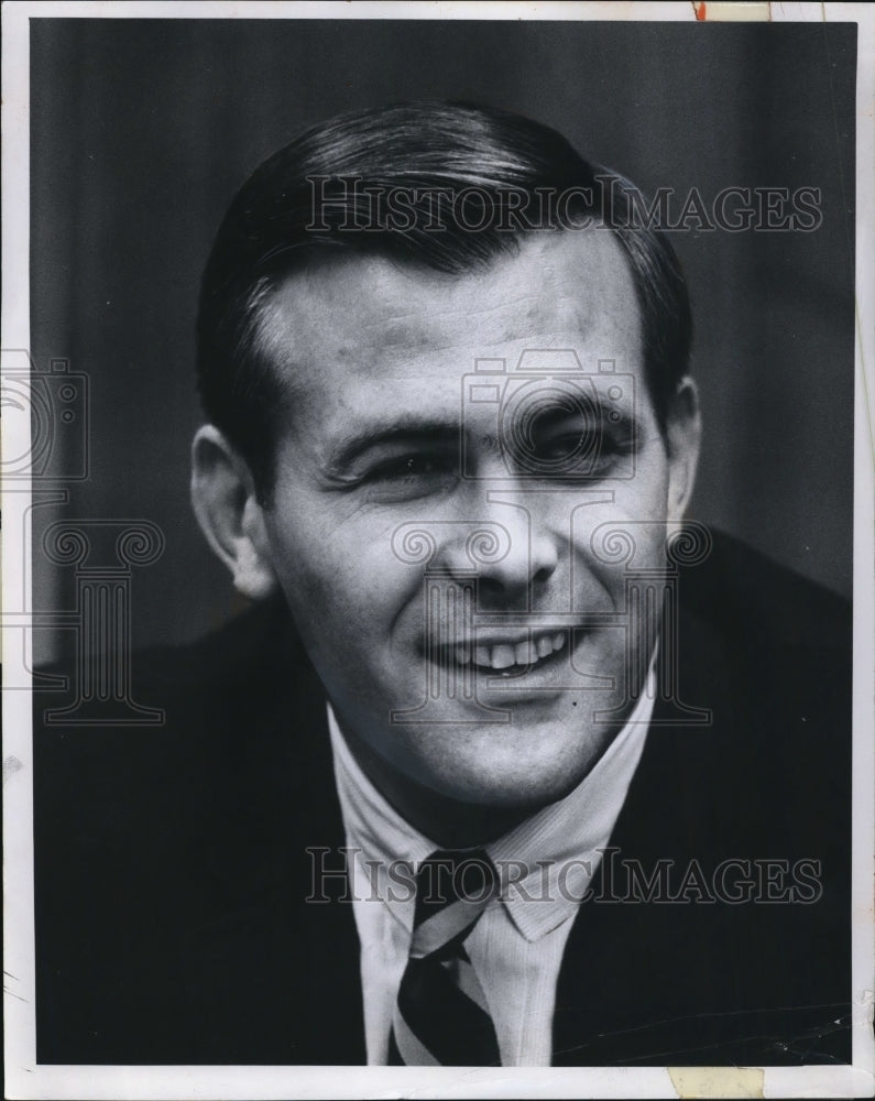 Load image into Gallery viewer, 1969 Press Photo Donald Rumsfield - nex68234
