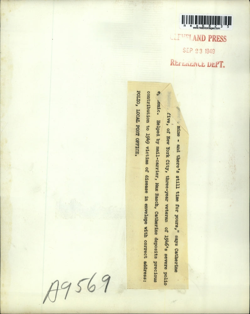 1949 Press Photo Catherine Badway age 5 in NYC & mail carrier Max Rasch