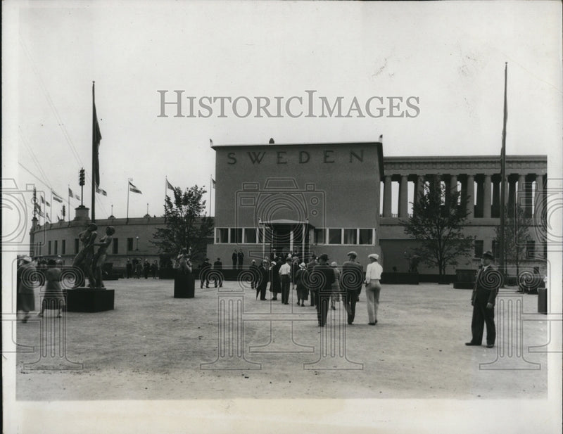 Load image into Gallery viewer, 1933 Press Photo Swedish pavillion display at Chicago World's Fair - nex68273
