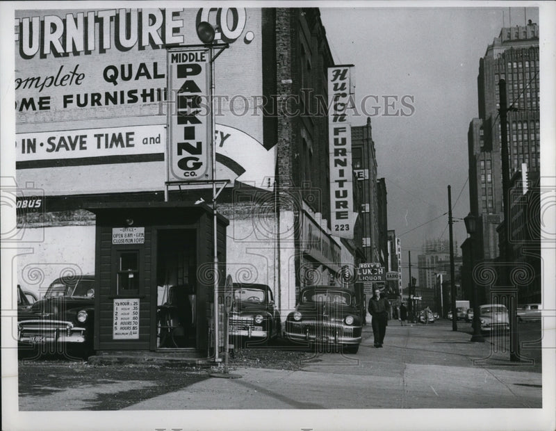 Load image into Gallery viewer, 1953 Press Photo Middle Parking beside Huron
