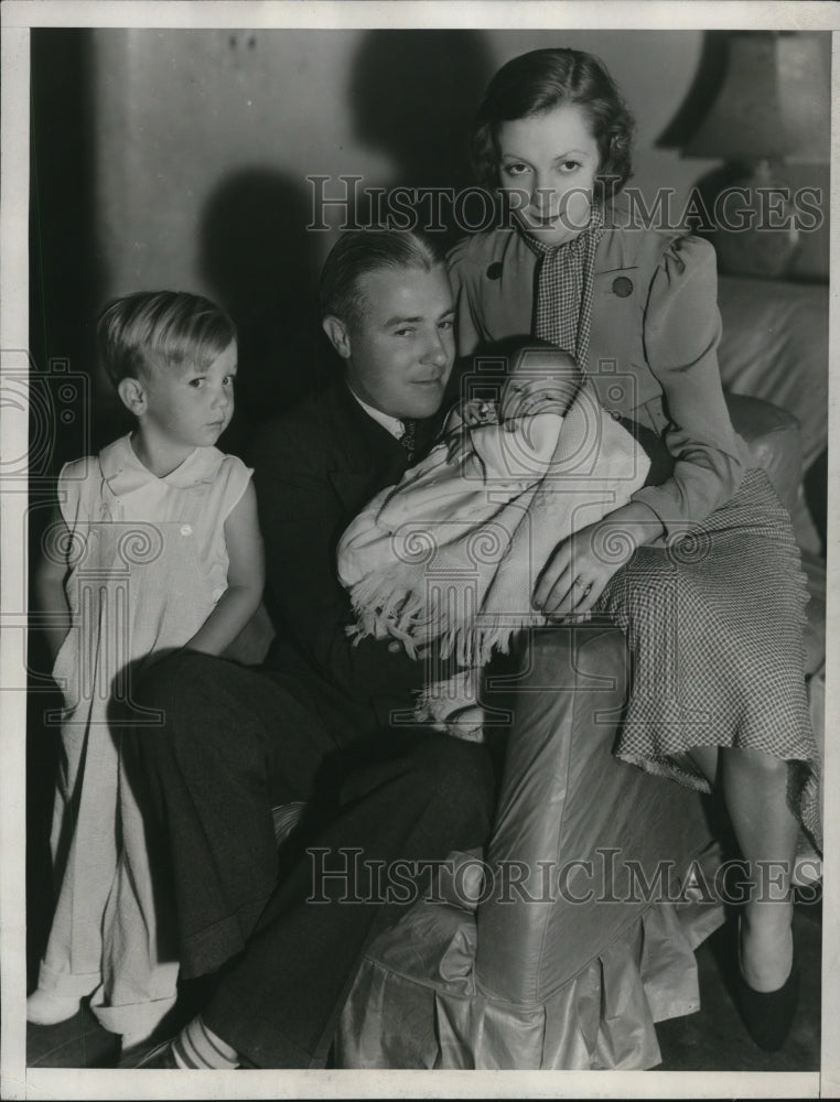 1933 Press Photo Mr & Mrs Richard Skeets Gallagher & children