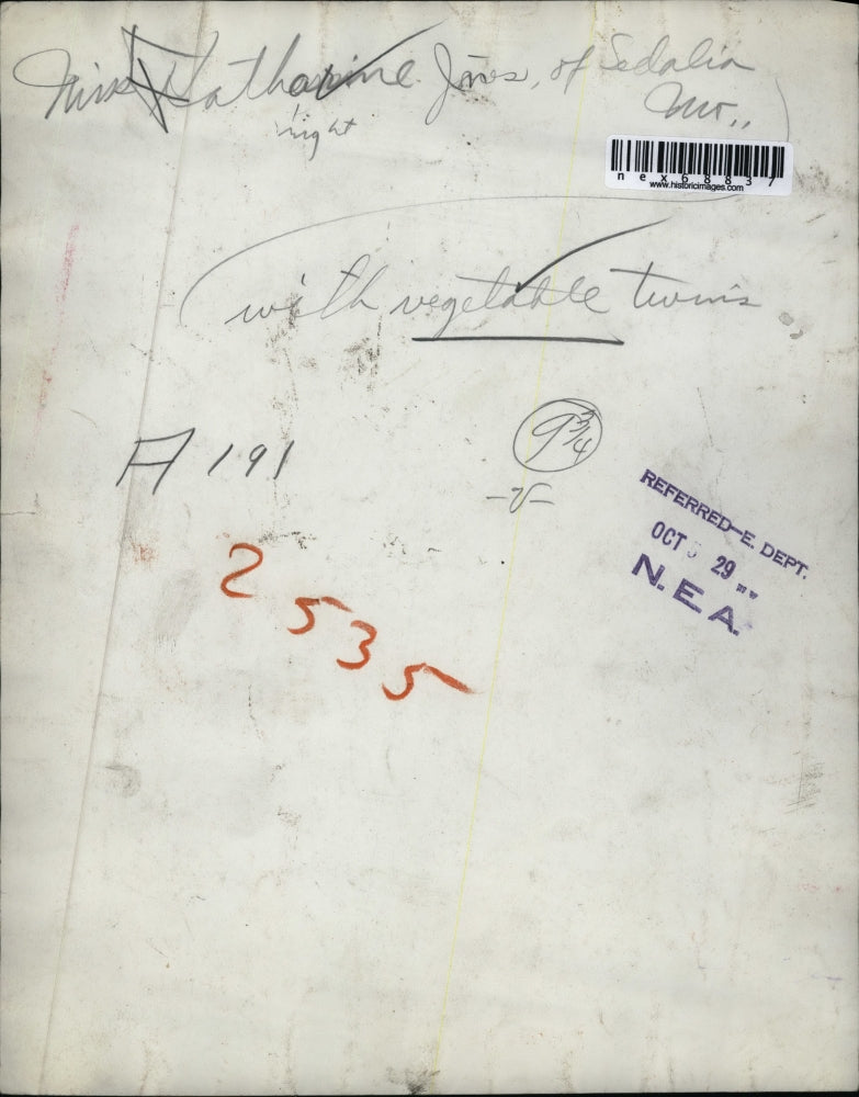 1929 Press Photo Katherine Kones Sedalia Mo & harvesy of gourds