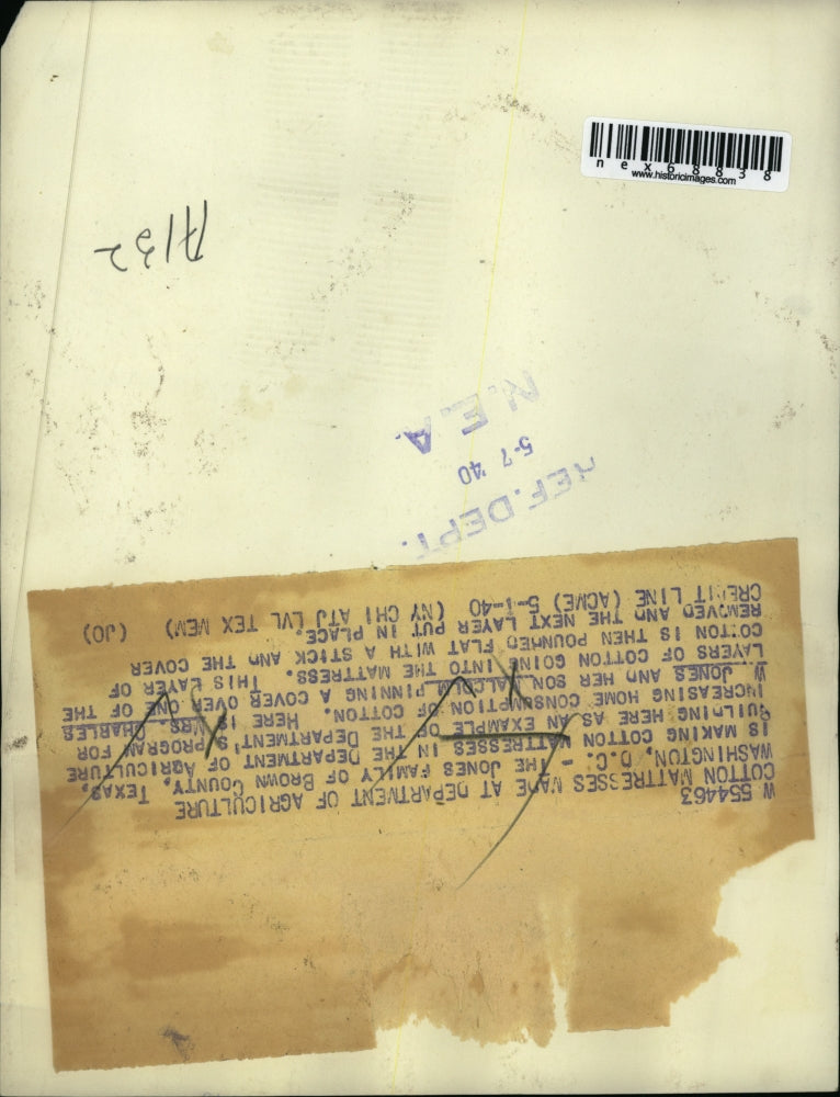 1940 Press Photo Wash DC Mrs Charles Jones & son Malcolm making a mattress